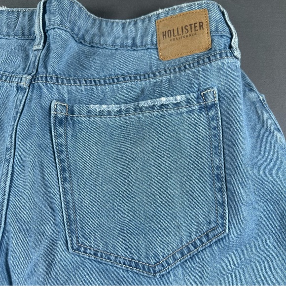 Hollister Low-Rise Medium Wash Baggy Jeans, size 10R, like new condition - Picture 6 of 7
